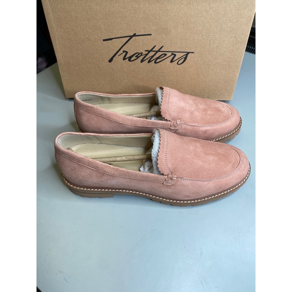Trotters Fayth Pale Pink Suede Scalloped Lug Sole Loafers T2359-682 Womens 8M